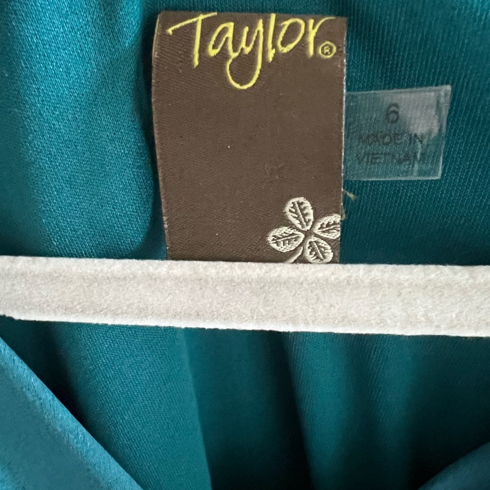 Beautiful Teal Jewel Tone Taylor Dress Size 6